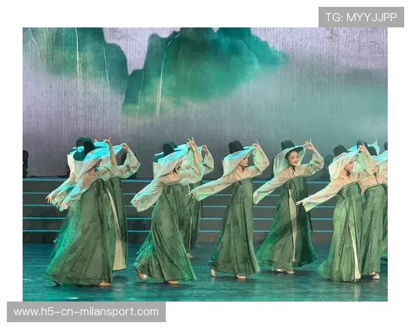 冰上舞蹈剧场化表演融入竞技赛场，艺术体育化趋势明显