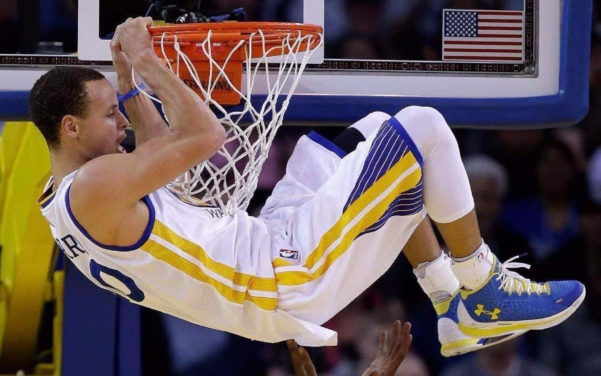 NBA裁判接受媒体深度采访：揭秘哨音背后的0.1秒抉择。，篮球裁判哨声mp3